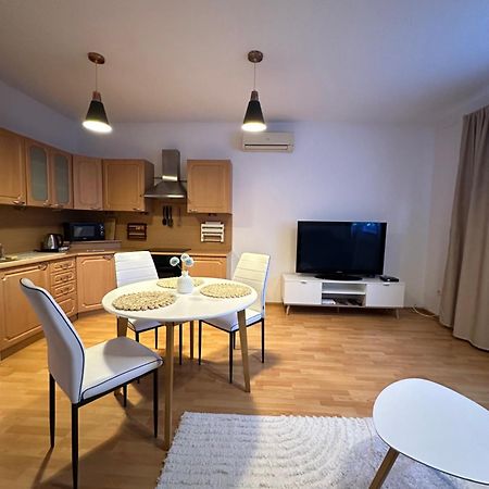 Modern & Cozy Apartment Near Hockey & Football Arena Bratislava Ngoại thất bức ảnh